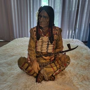 NATIVE AMERICAN INDIAN CHIEF STATUE